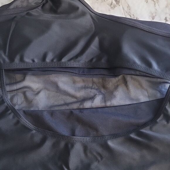 Elegant Black One Shoulder Swimsuit with Contrast Mesh High Elasticity - Picture 8 of 15